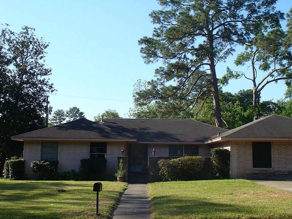1101 Hillcrest Dr, Conroe, TX 77301 photo 1