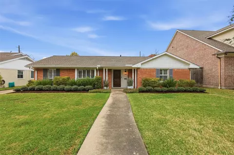 6236 Locke Ln, Houston, TX 77057