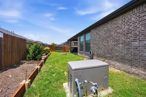 Exterior - 10757 Chinese Violet, Conroe, TX 77385 photo 5 of 7