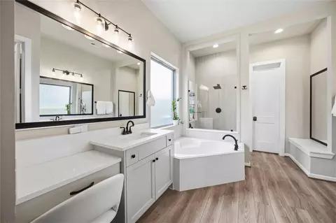 Bath - 10757 Chinese Violet, Conroe, TX 77385 photo 1 of 5