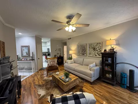 2011 Spenwick Dr #511, Houston, TX 77055