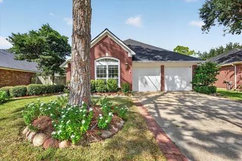3523 Paigewood Dr, Pearland, TX 77584