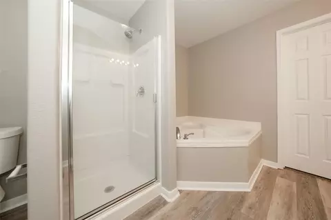 Bath - 28894 Llano River Loop, Spring, TX 77386 photo 4 of 4