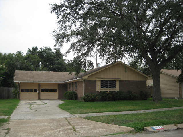 2911 Raspberry Ln, Pasadena, TX 77502 photo 1
