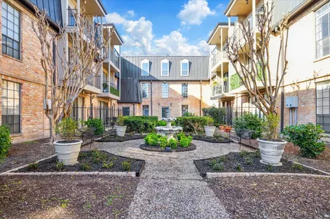 2425 Underwood St #242, Houston, TX 77030