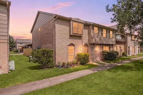 7272 Crownwest St #7272, Houston, TX 77072