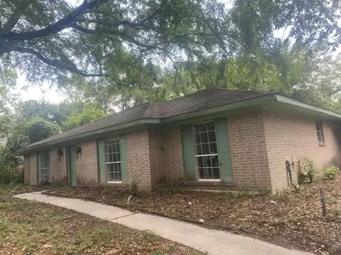 2619 N Woodloch St, Conroe, TX 77385