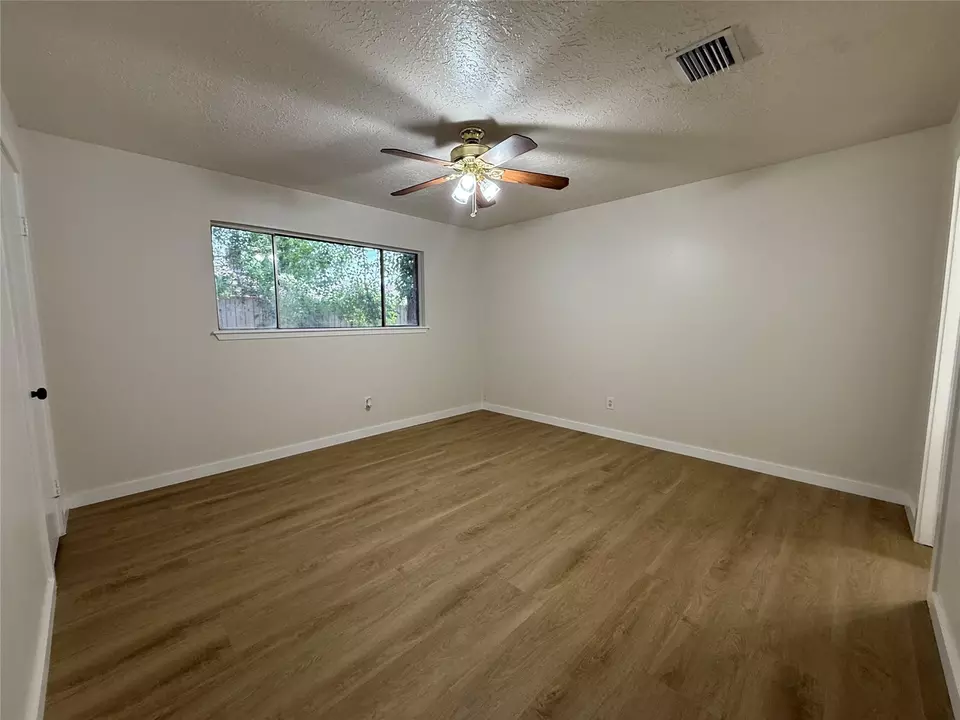 Bedroom - 6734 Indian Lake Dr, Missouri City, TX 77489 photo 4 of 4