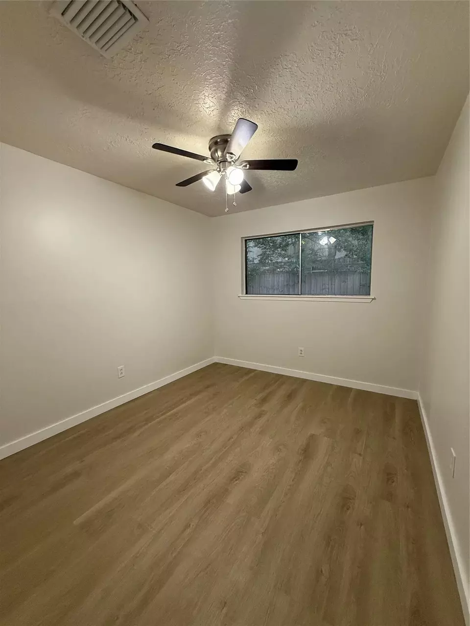 Bedroom - 6734 Indian Lake Dr, Missouri City, TX 77489 photo 1 of 4