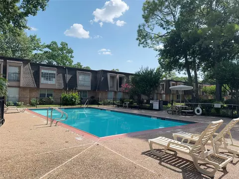 12633 Memorial Dr #74, Houston, TX 77024