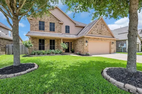 680 Cumberland Ridge Ln, League City, TX 77573