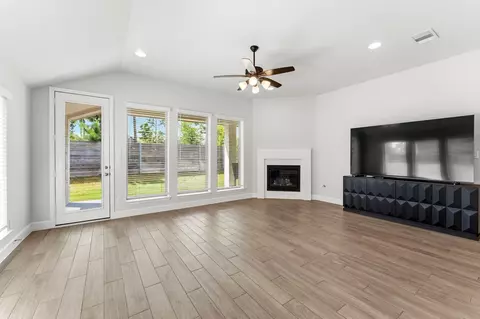Living - 15618 Turtlehead Trl, Conroe, TX 77302 photo 3 of 3