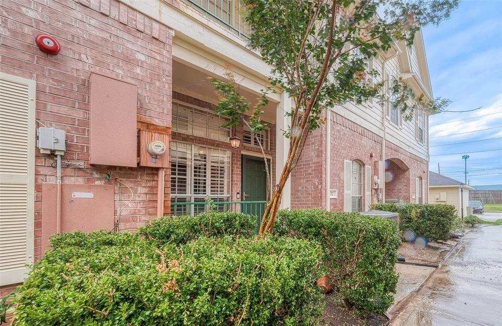 2710 Grants Lake Blvd Unit F2