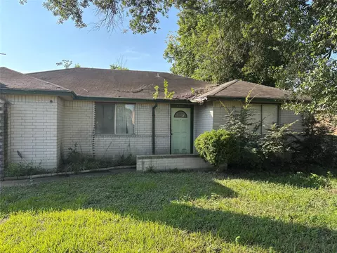 15150 Dogwood Tree St, Houston, TX 77060