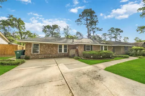 1302 Chestnut Ridge Rd, Kingwood, TX 77339