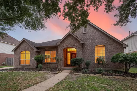 1608 Spring Glen Ln, Pearland, TX 77581