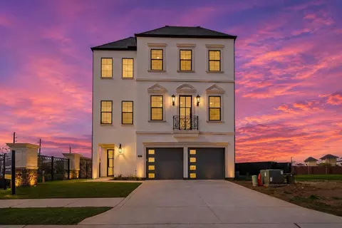 4707 Sunset Cir, Sugar Land, TX 77479