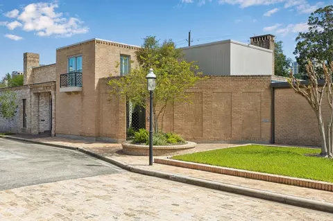 5000 Longmont Dr #14, Houston, TX 77056