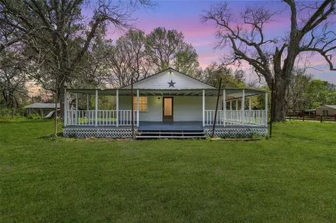 279 County Road 2363 E, Liberty, TX 77575