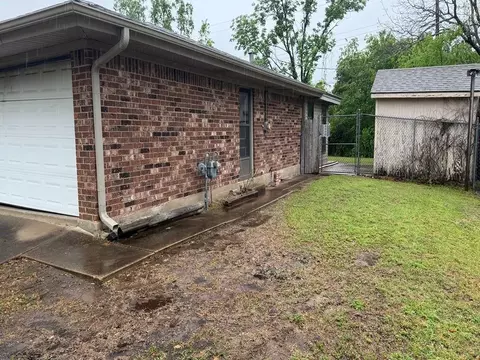 Exterior - 2302 Kent St, Bryan, TX 77802 photo 6 of 7