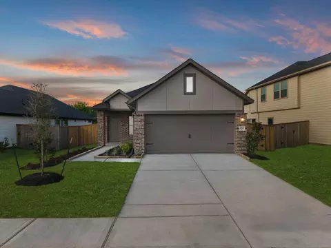 210 Orchard Laurel Dr, Alvin, TX 77511