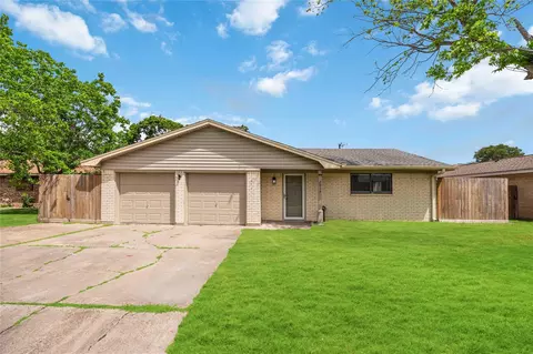 2814 6th Ave N, Texas City, TX 77590