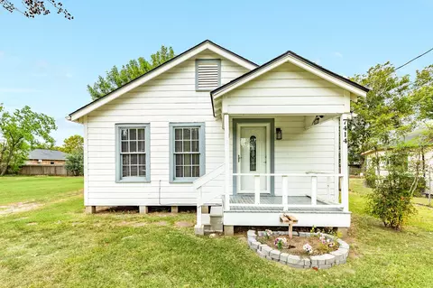 7414 Stewart St, Hitchcock, TX 77563