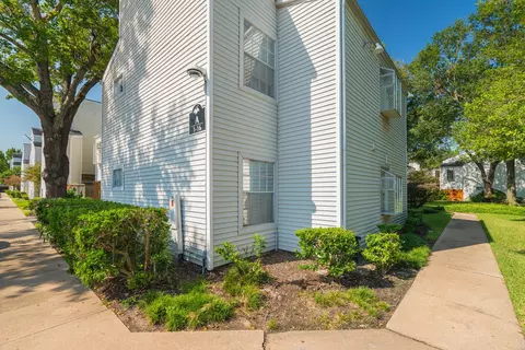 9809 Richmond Ave #A13, Houston, TX 77042