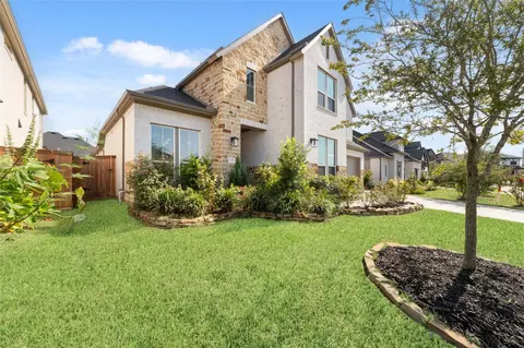 32018 Crested Knoll Ct, Fulshear, TX 77441