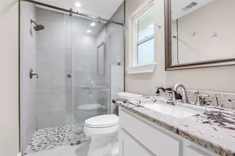 Bath - 22502 Fields Ln, Spring, TX 77389 photo 1 of 3