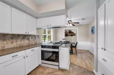 Kitchen - 22502 Fields Ln, Spring, TX 77389 photo 6 of 7