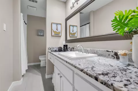 Bath - 22502 Fields Ln, Spring, TX 77389 photo 2 of 3