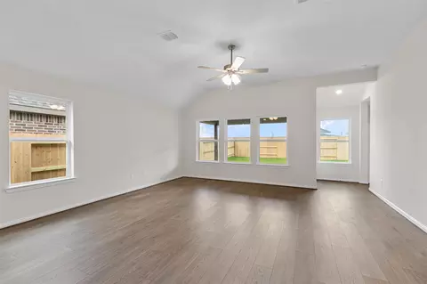 Living - 807 Evergreen Forest Ln, Bonney, TX 77583 photo 3 of 5
