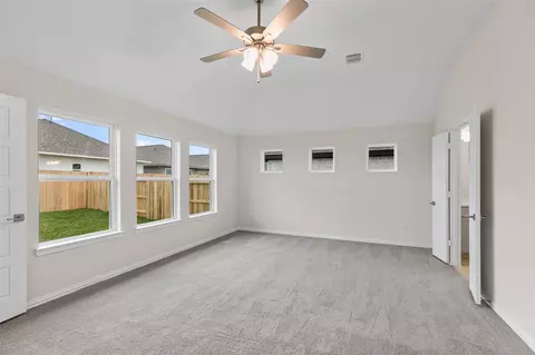 Bedroom - 807 Evergreen Forest Ln, Bonney, TX 77583 photo 3 of 4