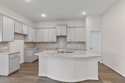 Kitchen - 807 Evergreen Forest Ln, Bonney, TX 77583 photo 2 of 6
