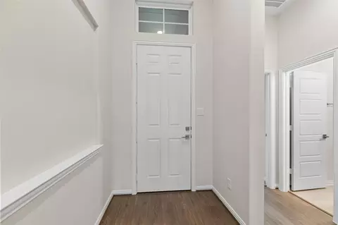 Entry Way - 807 Evergreen Forest Ln, Bonney, TX 77583 photo 2 of 4