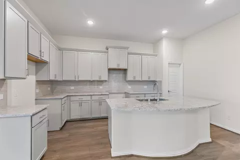 Kitchen - 807 Evergreen Forest Ln, Bonney, TX 77583 photo 3 of 6