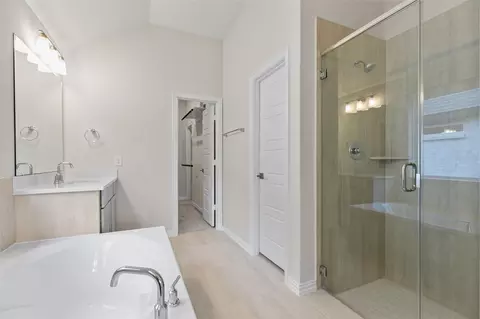 Entry Way - 807 Evergreen Forest Ln, Bonney, TX 77583 photo 4 of 4