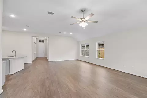 Living - 807 Evergreen Forest Ln, Bonney, TX 77583 photo 5 of 5