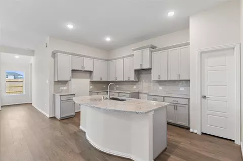 Kitchen - 807 Evergreen Forest Ln, Bonney, TX 77583 photo 4 of 6