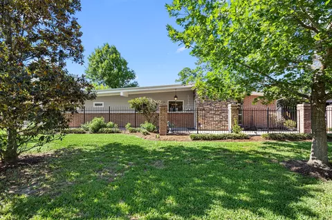10310 Mayfield Rd, Houston, TX 77043
