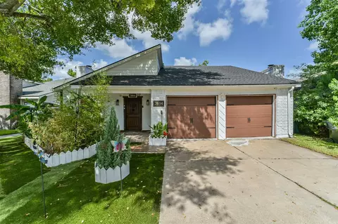 2814 Waypark Dr, Houston, TX 77082