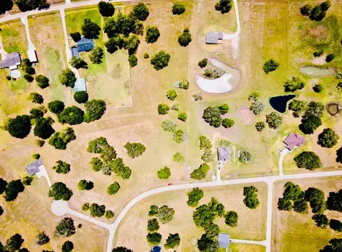 352 Horse Shoe Trl, Angleton, TX 77515