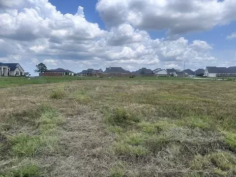 3605 Wakefield Ln, Beaumont, TX 77713