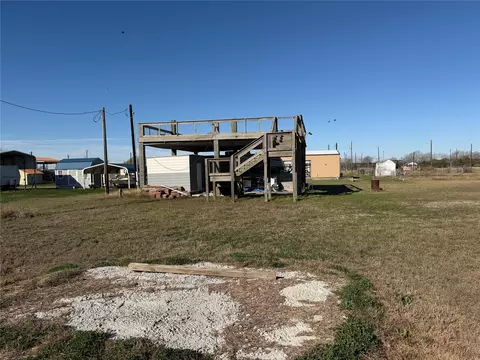 58 Sea Urchin Ln, Palacios, TX 77465
