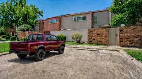 74 Cayenne Cmn, Lake Jackson, TX 77566
