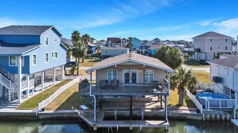 22904 Lunes St, Galveston, TX 77554