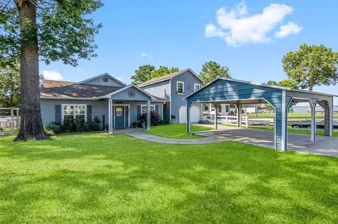 135 Key Largo Loop, Point Blank, TX 77364 photo 1