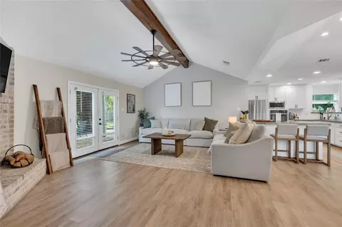 1304 Edinburgh Dr, Friendswood, TX 77546