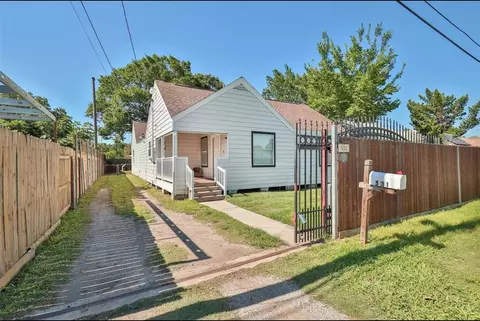 531 Dogwood St, Houston, TX 77022